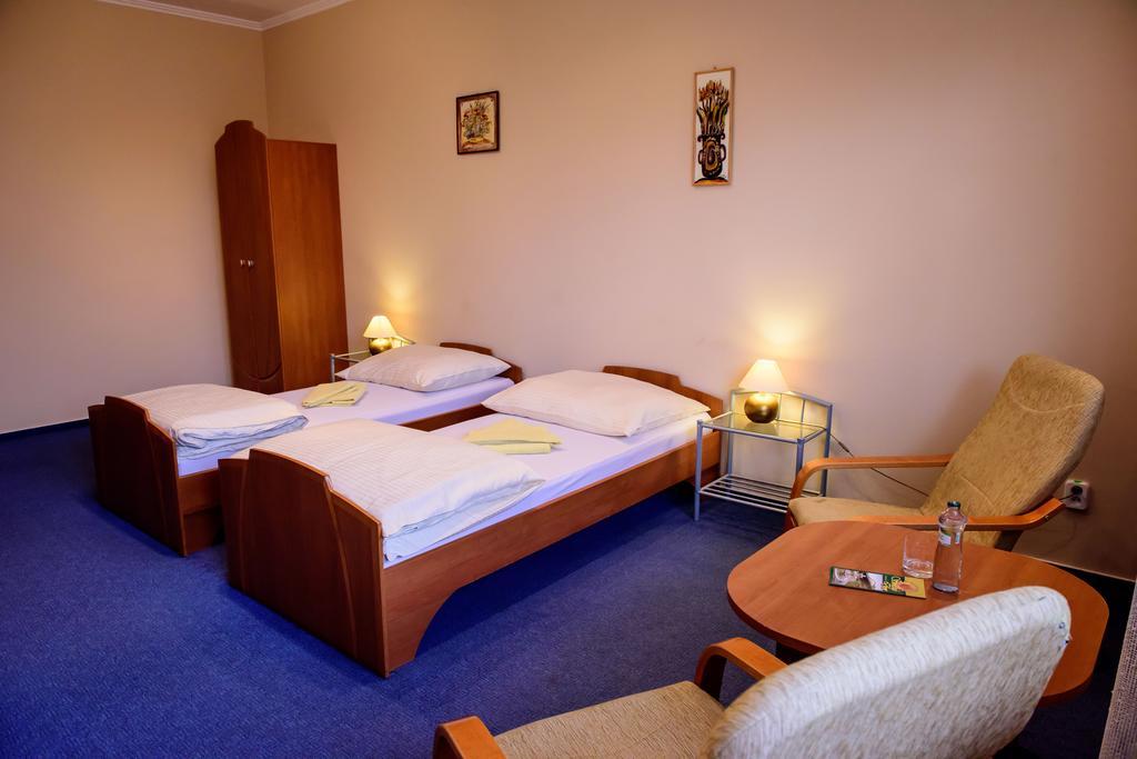 Hotel Slnecny Dvor Michalovce Rom bilde