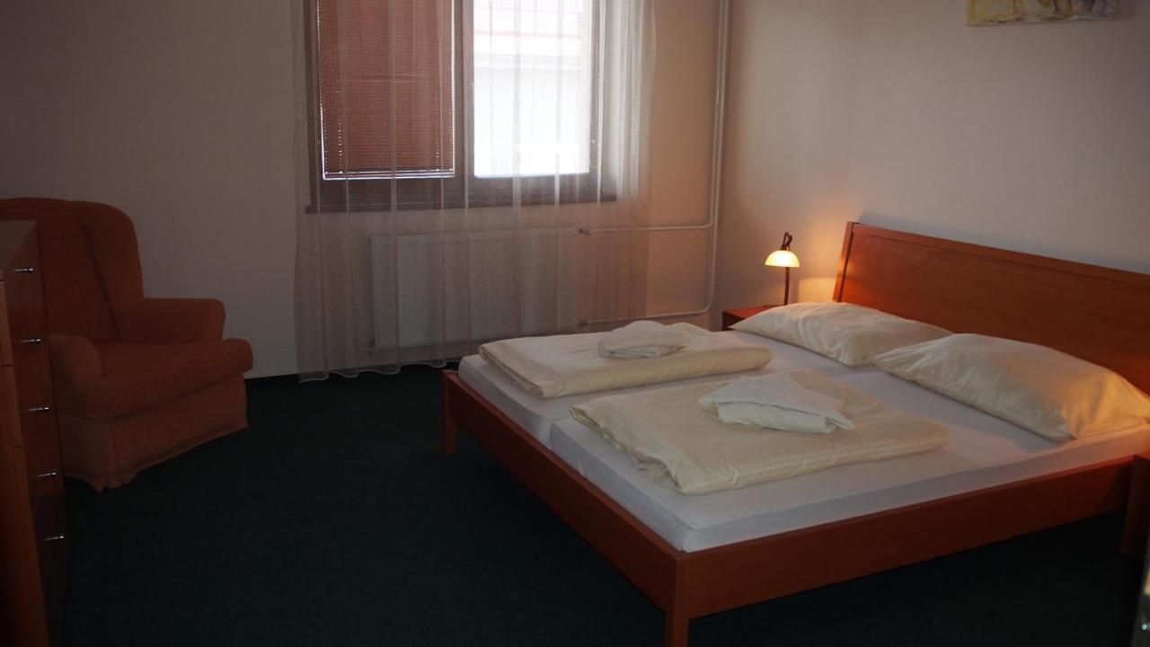 Hotel Slnecny Dvor Michalovce Eksteriør bilde