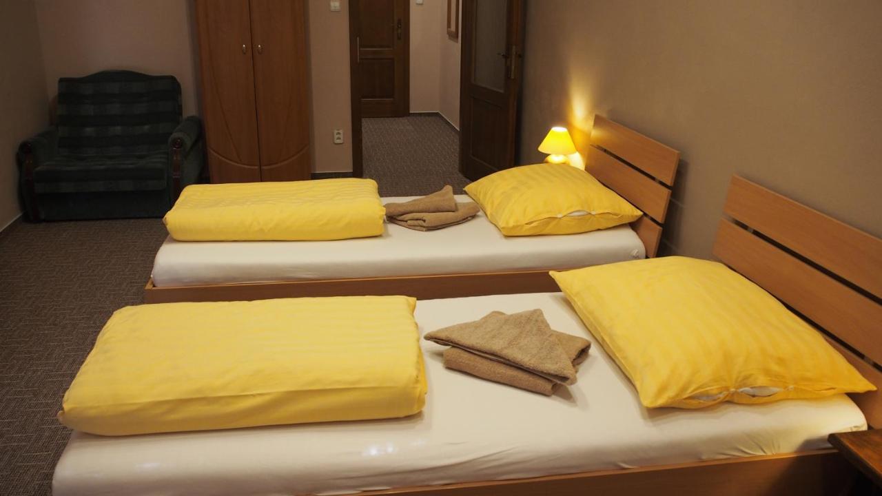 Hotel Slnecny Dvor Michalovce Eksteriør bilde