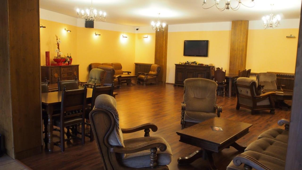 Hotel Slnecny Dvor Michalovce Eksteriør bilde