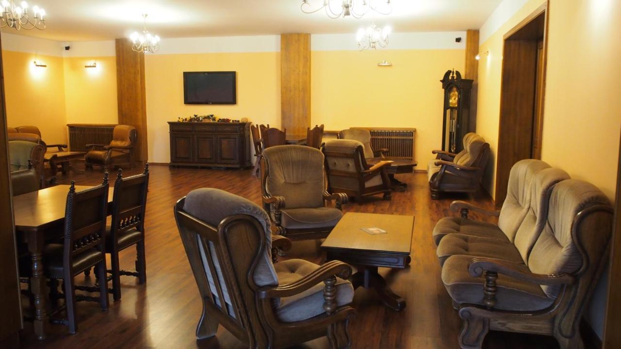 Hotel Slnecny Dvor Michalovce Eksteriør bilde